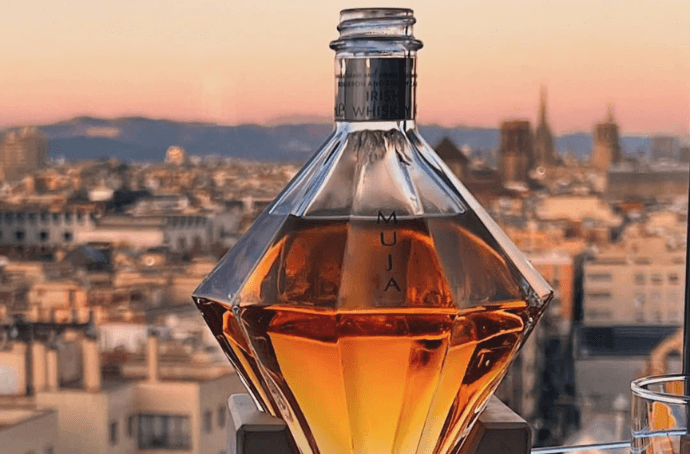 MUJA IRISH WHISKEY 0,5L EKSLKLUZYWNA EDYCJA W ELEGANCKIM